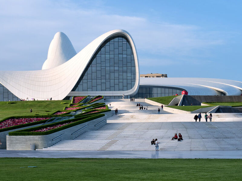 Görkemli Bakü Hazar`ın İncisi - Türk Hava Yolları ile 19 Mart (Ramazan Bayramı Özel) AT1034
